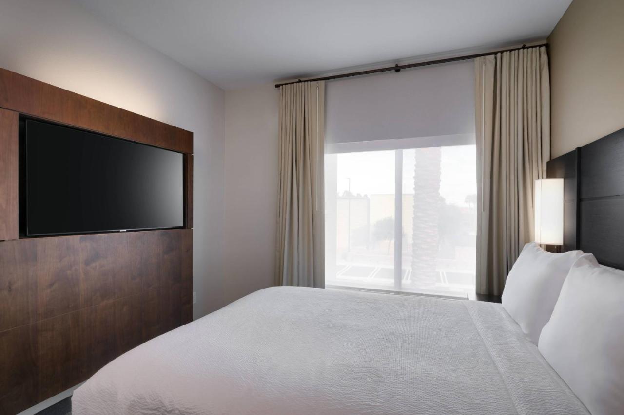 Residence Inn By Marriott La Quinta Bagian luar foto